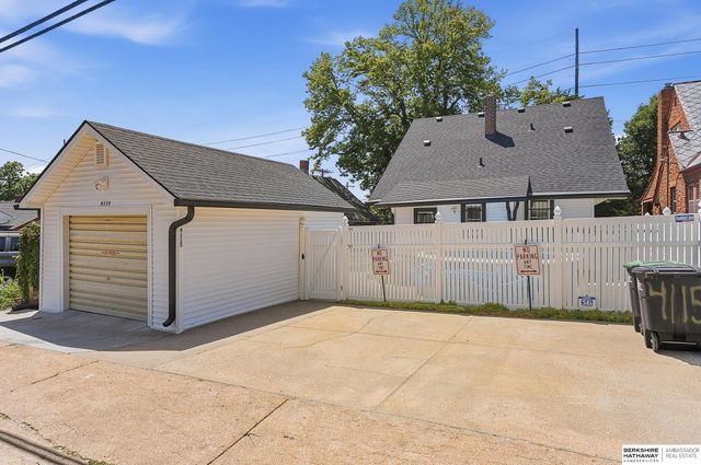 4115 S 13th Street, Omaha, NE 68107