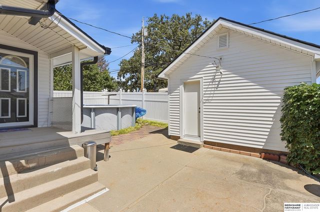 4115 S 13th Street, Omaha, NE 68107