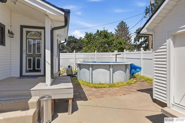 4115 S 13th Street, Omaha, NE 68107