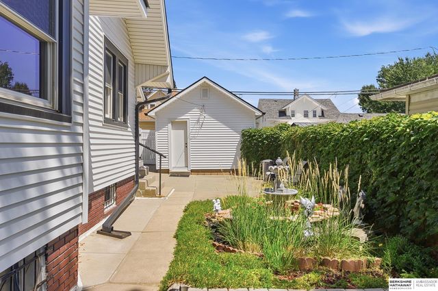 4115 S 13th Street, Omaha, NE 68107