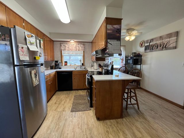 738 Center Street, Tracy, MN 56175