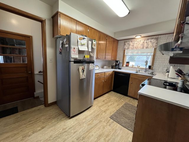 738 Center Street, Tracy, MN 56175