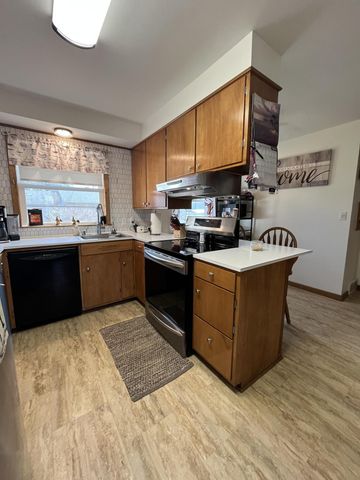 738 Center Street, Tracy, MN 56175