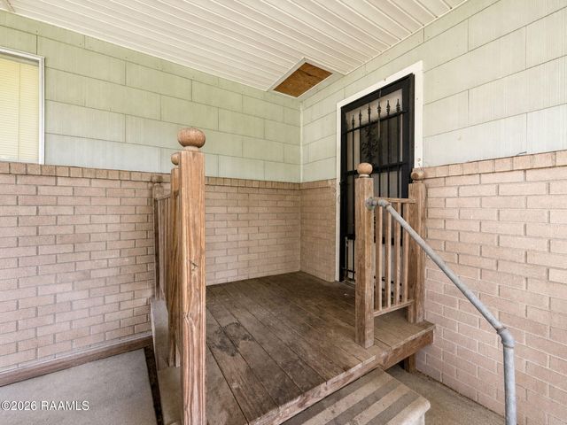 102 W Teljean Road, Lafayette, LA 70503