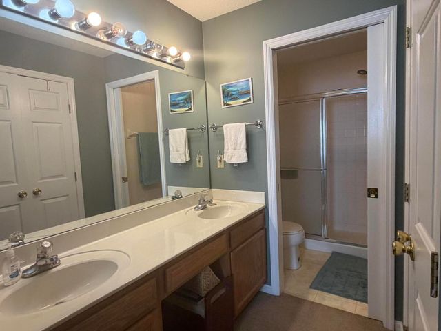 218 Langshire Court, Florence, KY 41042