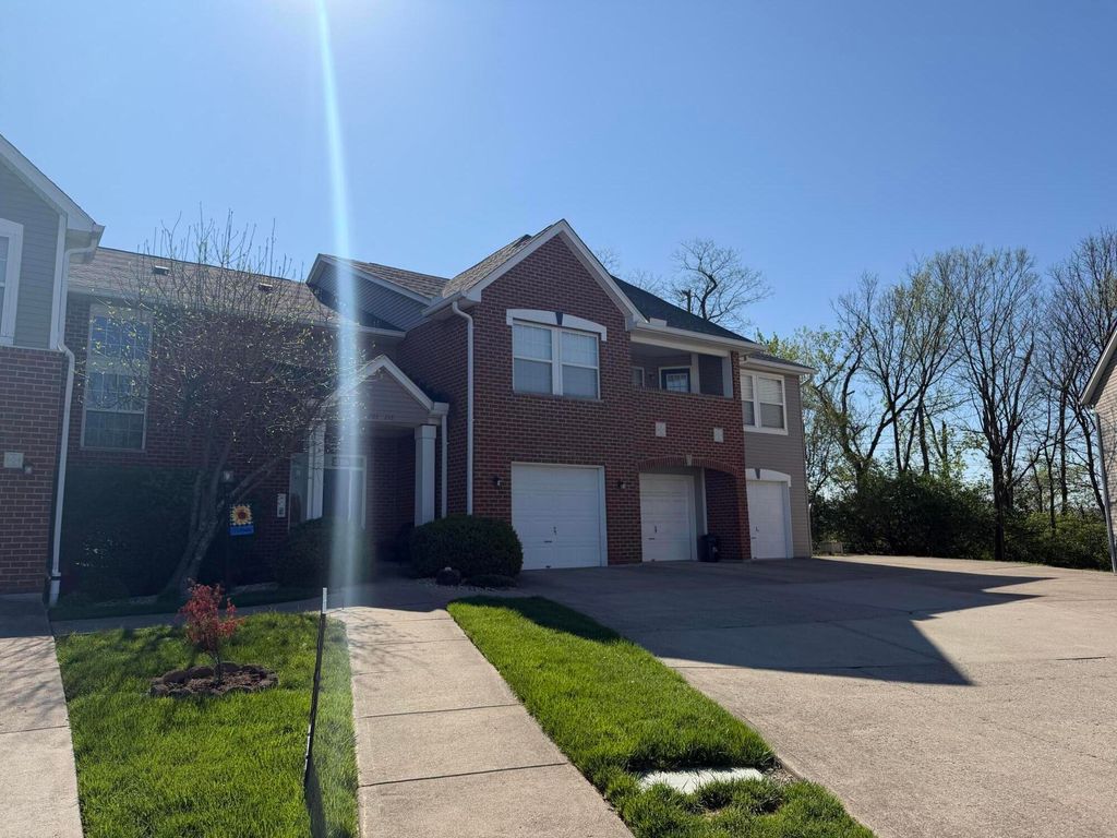 218 Langshire Court, Florence, KY 41042