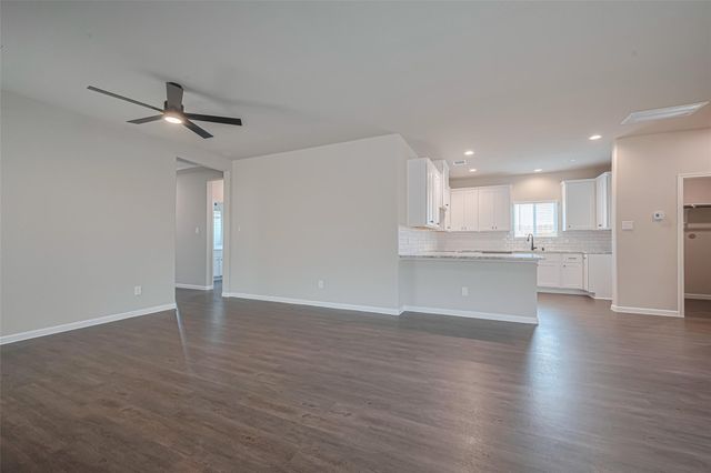 477 Stone Placa Trail, Brookshire, TX 77423