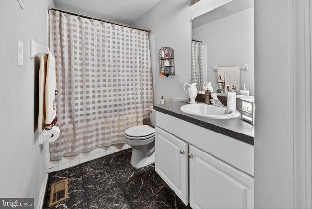 1303 WHARTON RD, Mount Laurel, NJ 08054