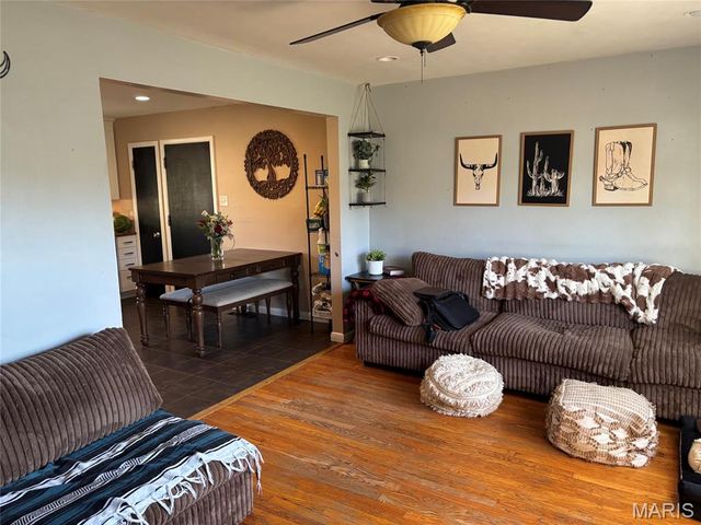 7724 General Sherman Lane, St Louis, MO 63123