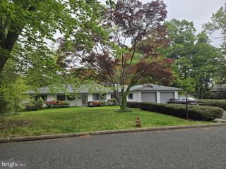 18 CHESTNUT DR, Woodstown, NJ 08098