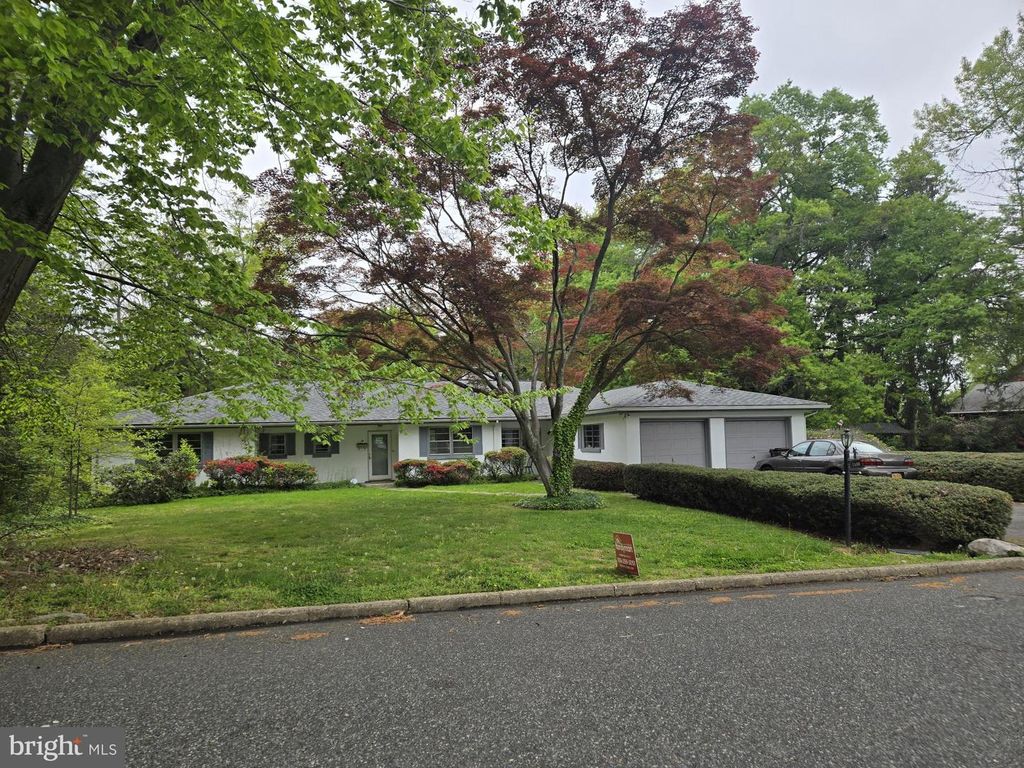 18 CHESTNUT DR, Woodstown, NJ 08098