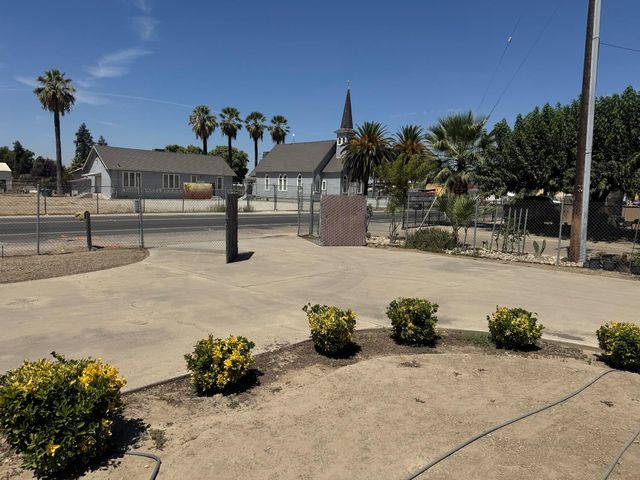 5528 S Elm Avenue, Fresno, CA 93706