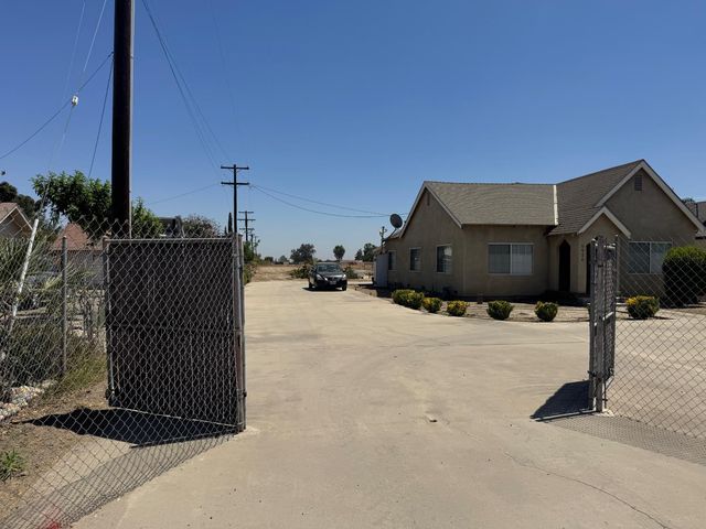 5528 S Elm Avenue, Fresno, CA 93706