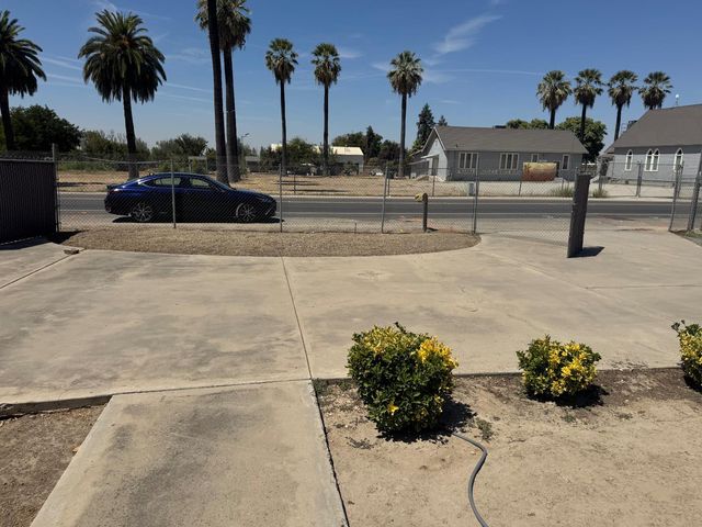 5528 S Elm Avenue, Fresno, CA 93706