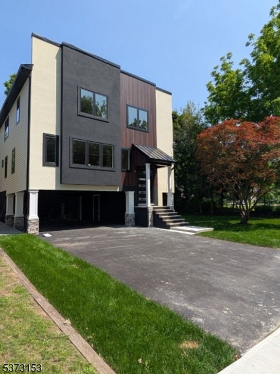 429 Riverside Ave, Rutherford Boro, NJ 07070
