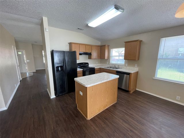 1611 Columbia Drive, Glenn Heights, TX 75154