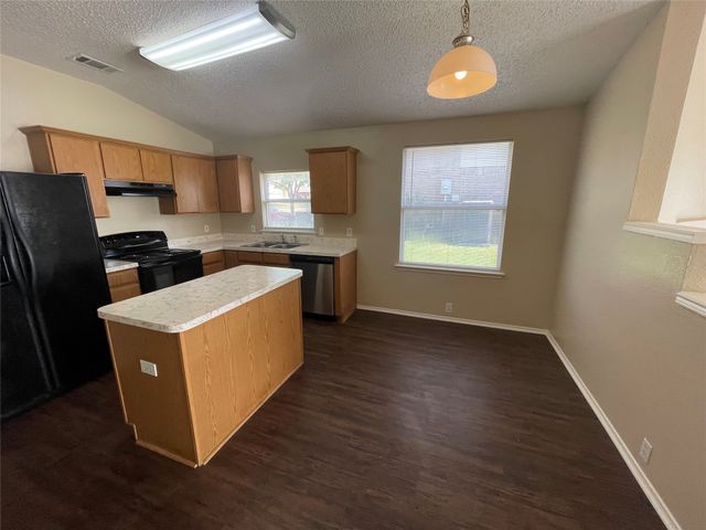 1611 Columbia Drive, Glenn Heights, TX 75154