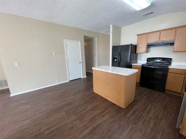 1611 Columbia Drive, Glenn Heights, TX 75154