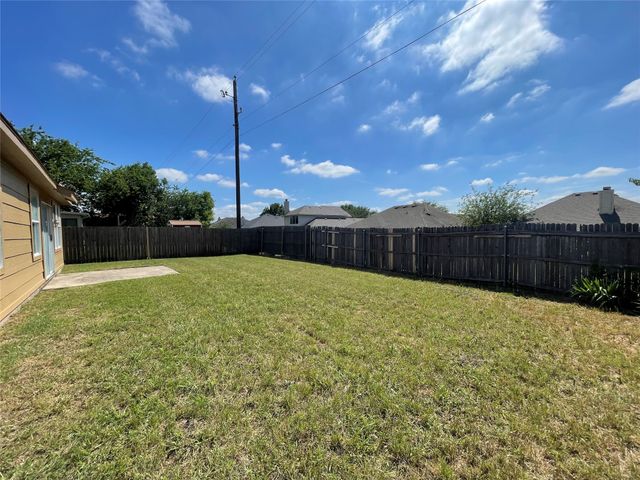 1611 Columbia Drive, Glenn Heights, TX 75154