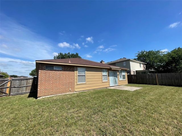 1611 Columbia Drive, Glenn Heights, TX 75154