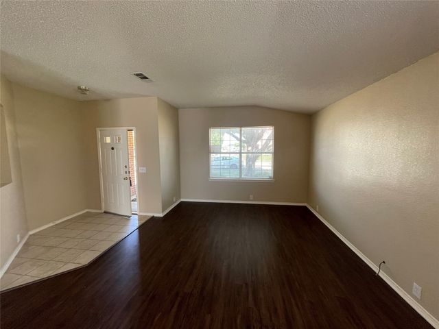 1611 Columbia Drive, Glenn Heights, TX 75154