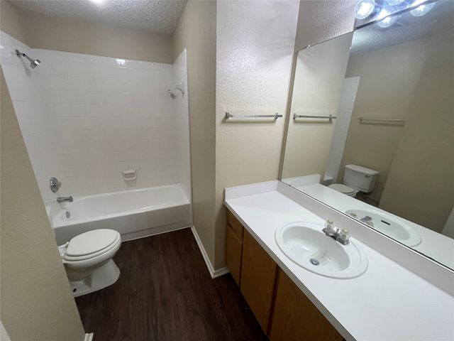 1611 Columbia Drive, Glenn Heights, TX 75154