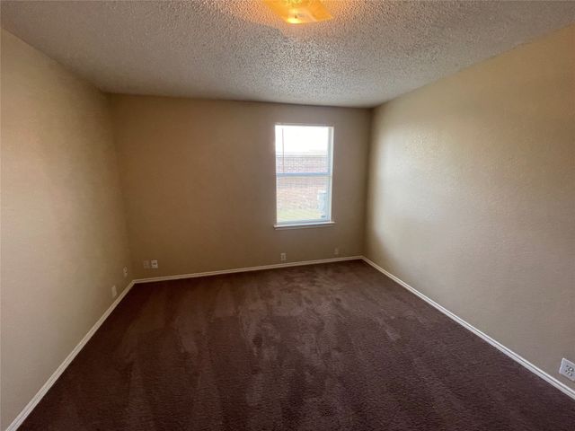 1611 Columbia Drive, Glenn Heights, TX 75154