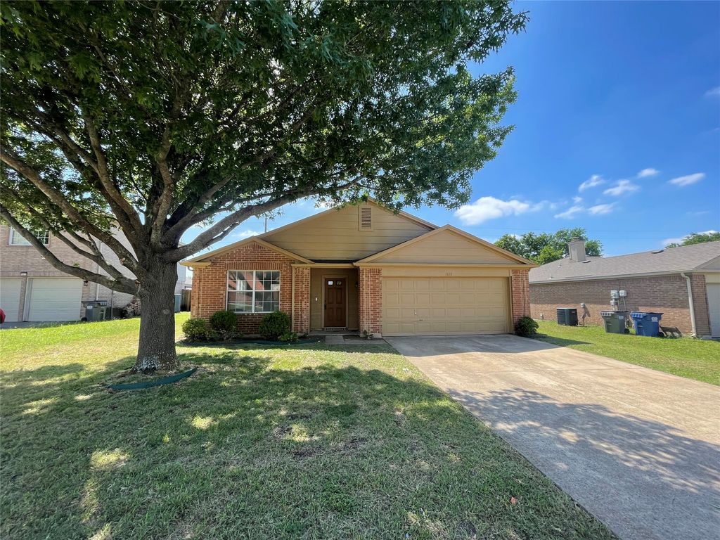 1611 Columbia Drive, Glenn Heights, TX 75154