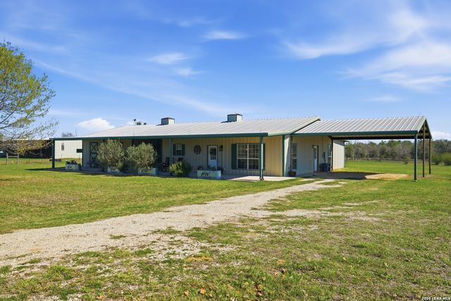 293 Woodrow Center, Kingsbury, TX 78638