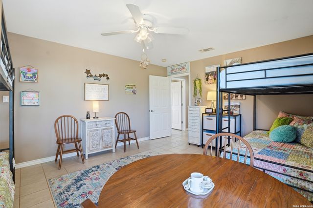 293 Woodrow Center, Kingsbury, TX 78638