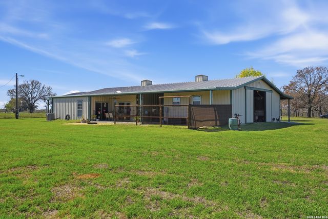 293 Woodrow Center, Kingsbury, TX 78638