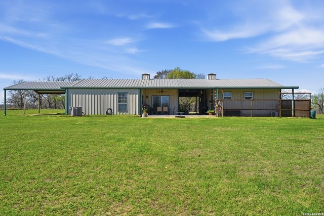 293 Woodrow Center, Kingsbury, TX 78638