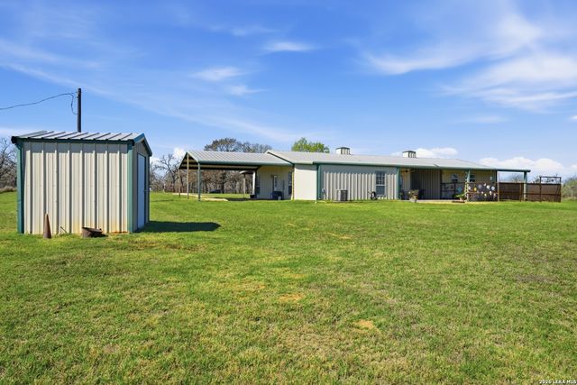 293 Woodrow Center, Kingsbury, TX 78638