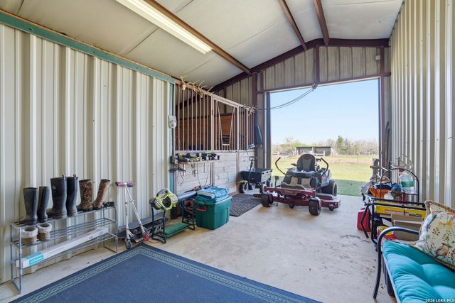 293 Woodrow Center, Kingsbury, TX 78638