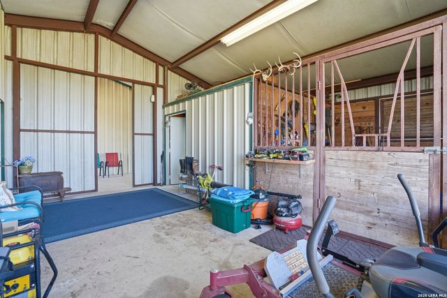 293 Woodrow Center, Kingsbury, TX 78638