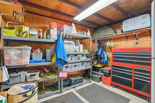 293 Woodrow Center, Kingsbury, TX 78638