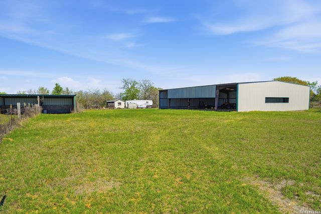 293 Woodrow Center, Kingsbury, TX 78638