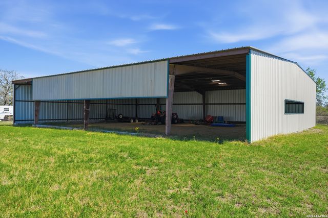 293 Woodrow Center, Kingsbury, TX 78638