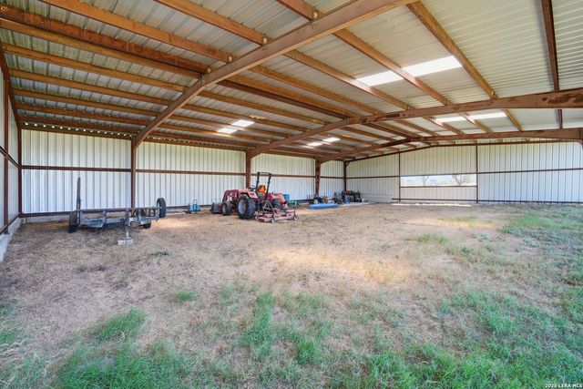 293 Woodrow Center, Kingsbury, TX 78638