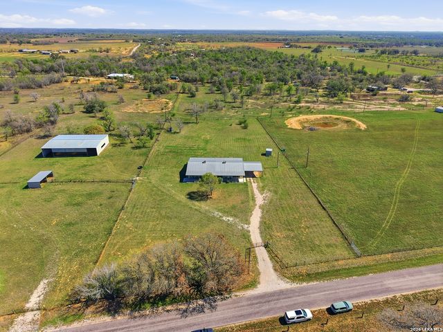 293 Woodrow Center, Kingsbury, TX 78638