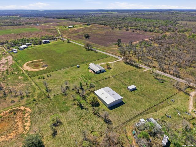 293 Woodrow Center, Kingsbury, TX 78638