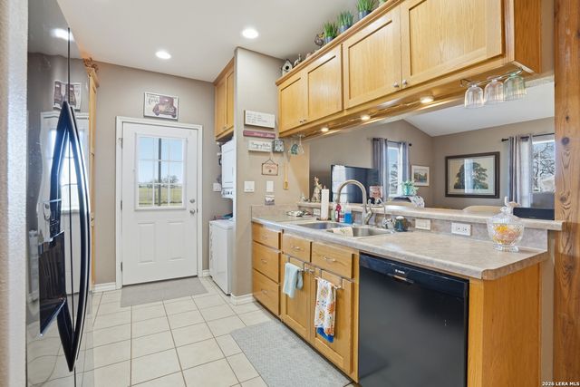 293 Woodrow Center, Kingsbury, TX 78638