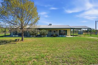 293 Woodrow Center, Kingsbury, TX 78638