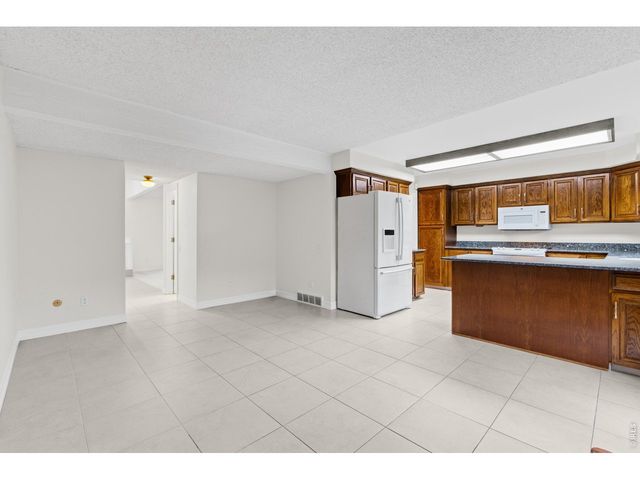 8018 E Phillips Cir, Centennial, CO 80112