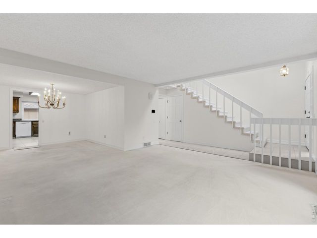8018 E Phillips Cir, Centennial, CO 80112