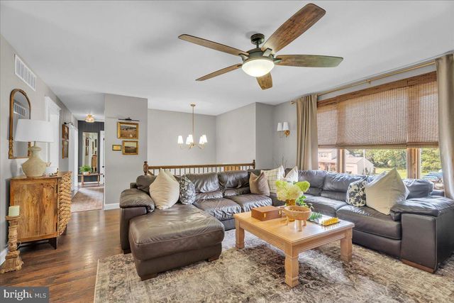 3 CARRIAGE CT, Waterford Works, NJ 08089