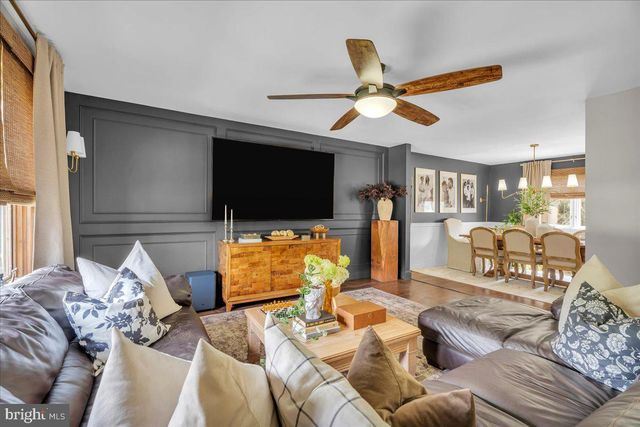 3 CARRIAGE CT, Waterford Works, NJ 08089