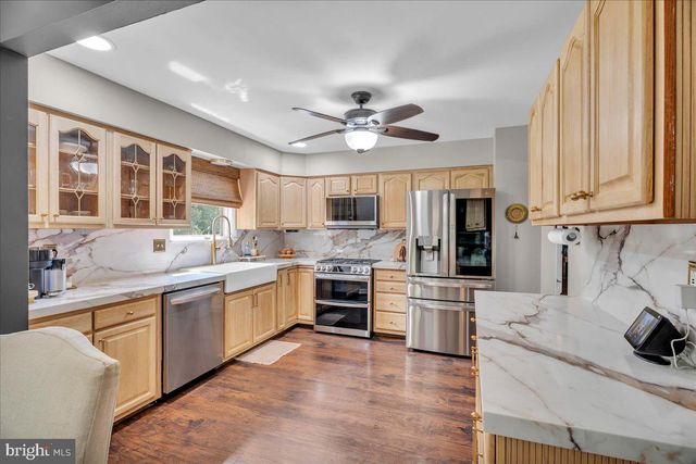 3 CARRIAGE CT, Waterford Works, NJ 08089