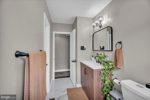 3 CARRIAGE CT, Waterford Works, NJ 08089