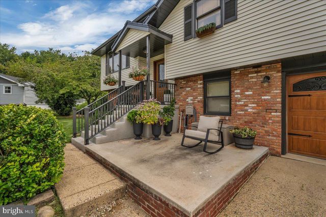 3 CARRIAGE CT, Waterford Works, NJ 08089